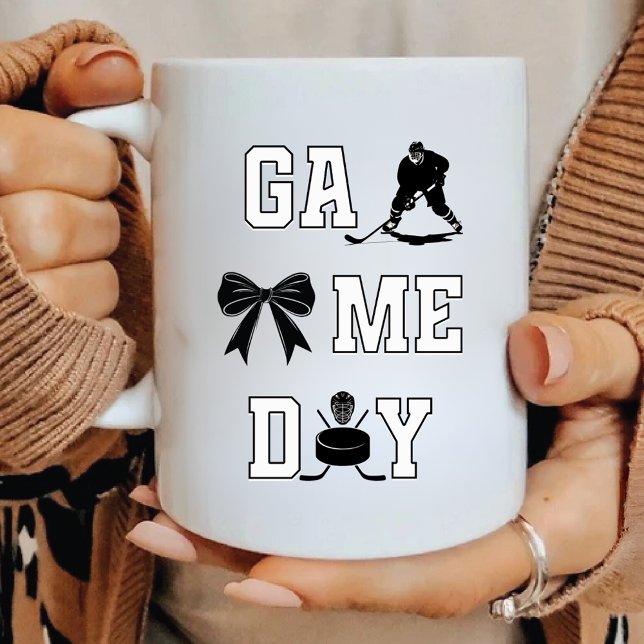 Game Day Hockey bedrückte Letters Coffee Tasse (Von Creator hochgeladen)