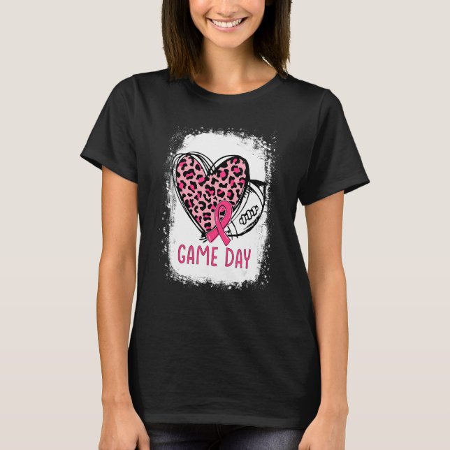 Game Day mit Leopard Heart Football Mama T-Shirt (Vorderseite)