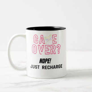 Game Over? Nö, einfach aufladen Neon-Gamer Zweifarbige Tasse