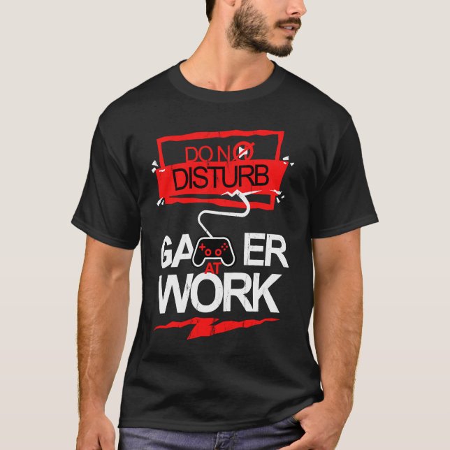 Gamer am Arbeitsplatz T-Shirt (Vorderseite)