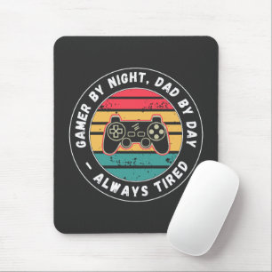 Gamer by Night Vater by Day Tired Funny Vater Zita Mousepad