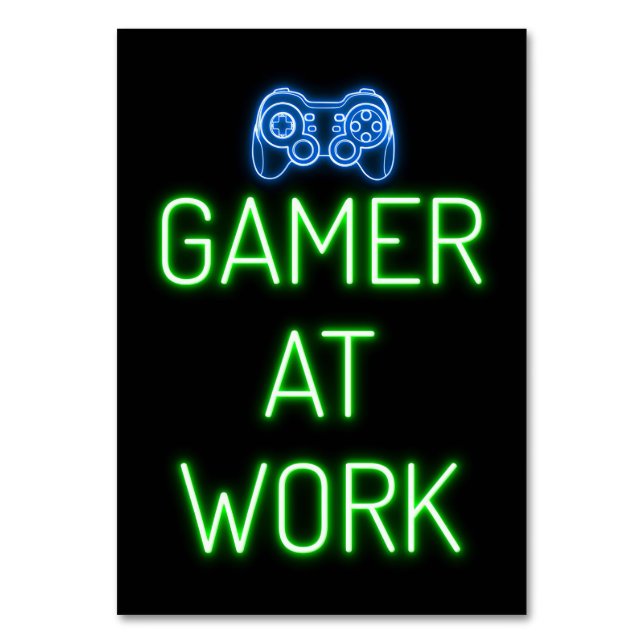 Gamer-Geschenk | Gamer am Arbeitsplatz Tischnummer (Vorderseite)