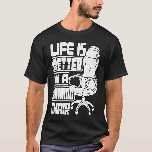 Gamer in einem Videospiel-Challenger T-Shirt (Vorderseite)