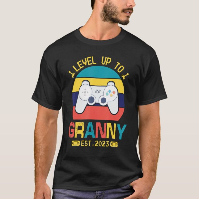 Gamer Level bis Granny Est 2023 Happy Mommy Son T-Shirt (Vorderseite)