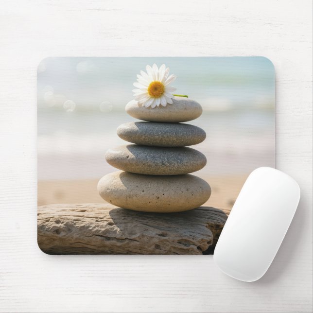 Gänseblümchen auf einem Steinhaufen am Strand und  Mousepad (Mit Mouse)
