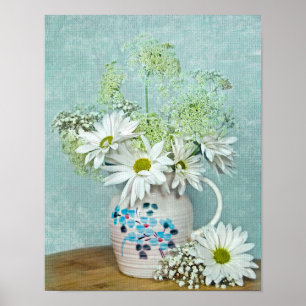 Gänseblümchen in einer antiken Kanne  Poster