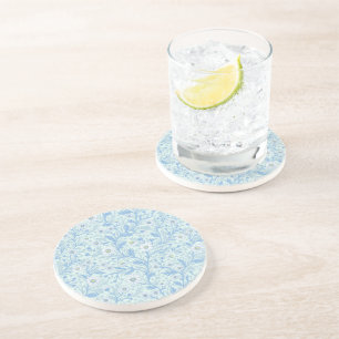Gänseblümchen in weiß und blau auf Meeresglas Getränkeuntersetzer