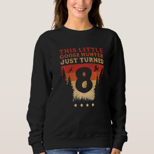 Gänsejäger Dieser kleine Gänsejäger ist gerade gew Sweatshirt