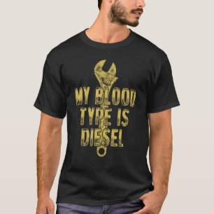 Garage Mein Bluttyp Ist Diesel - LKW-Mechaniker  T-Shirt