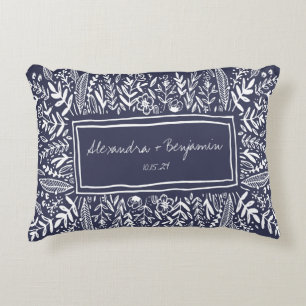 Garden Floral in Blue Border Personalisiert Weddin Dekokissen