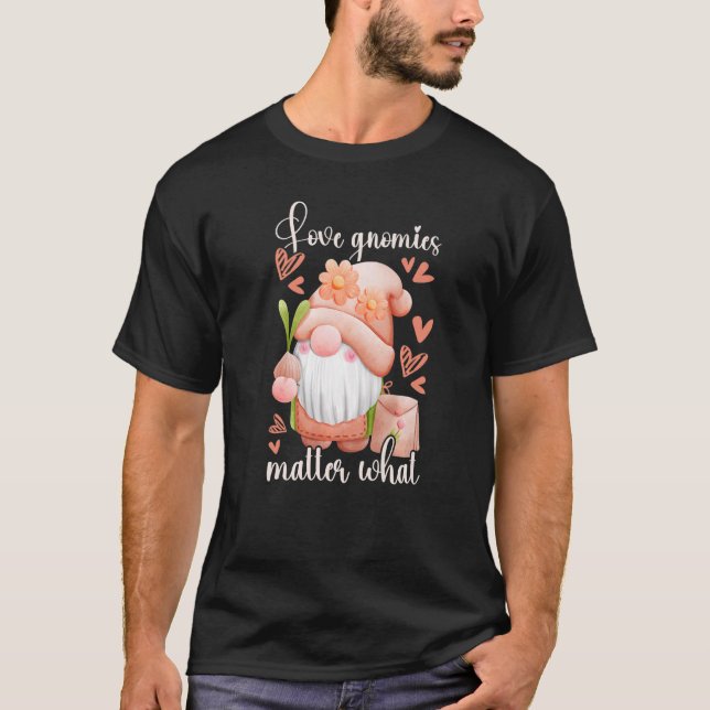 Garden gnome with onion garden gnome hearts T-Shirt (Vorderseite)