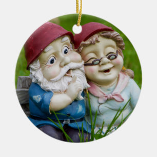 Garden Gnomes Couple Ornament Runde