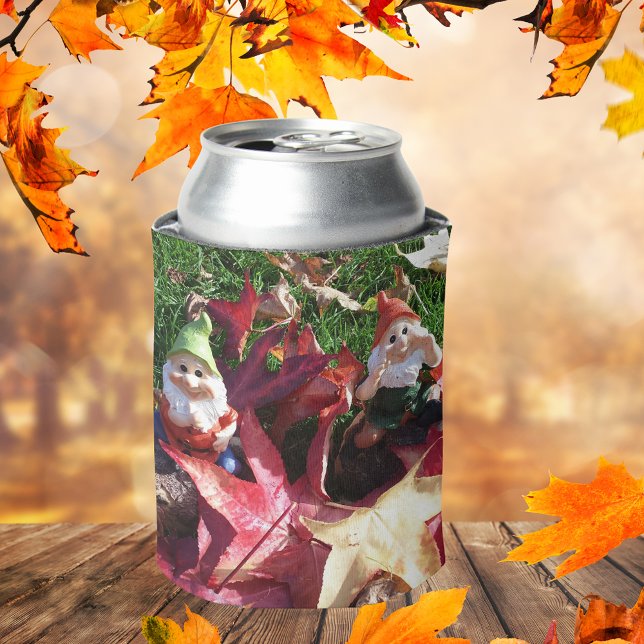 Garden Gnomes Mythische Magische Rote Herbstlaube Dosenkühler (Garden Gnomes Mythical Magical Red Fall Leaves Can Cooler)