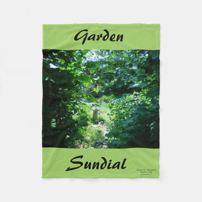 GARDEN SUNDIAL FLEECEDECKE (Vorderseite)
