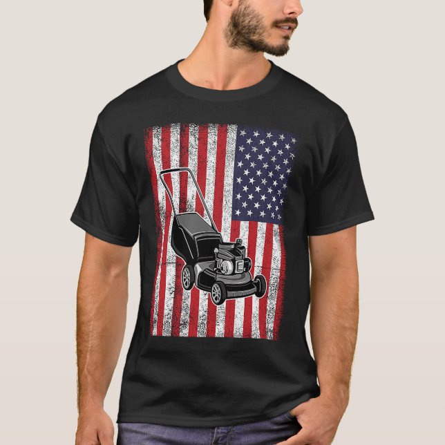 Gardener Lawn Mower USA Flag Proud Landsc T-Shirt (Vorderseite)