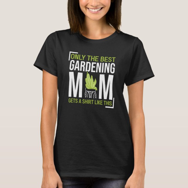 Gardening For Gardener Mom Landscaping Garden Moth T-Shirt (Vorderseite)
