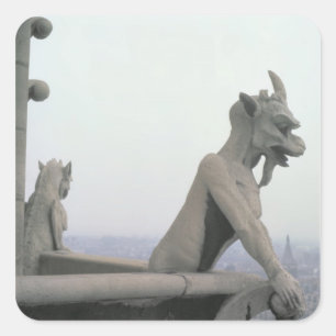 Gargoyle aus der Balustrade der Grande Quadratischer Aufkleber