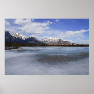 Gargoyle Mountain und Frozen Athabasca River Poster