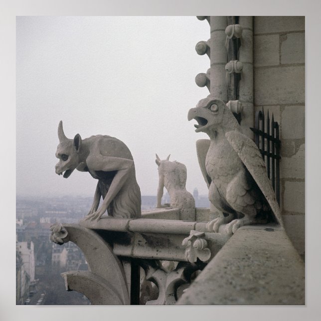 Gargoyles auf der Balustrade der Grande Poster (Vorne)