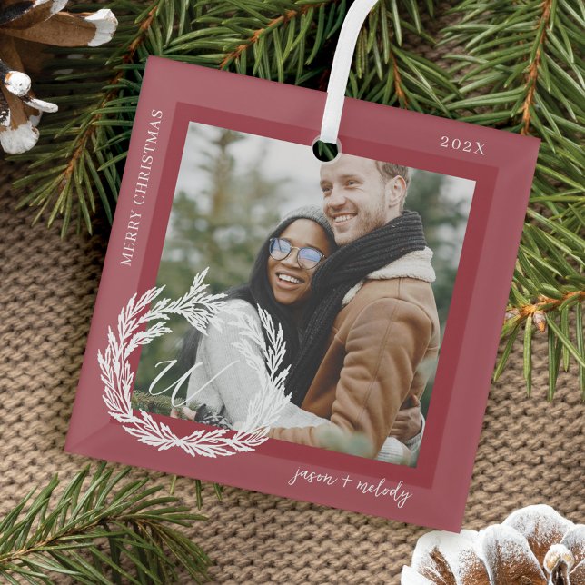 Garland Wreath Couple Monogram Foto Christmas Ornament Aus Glas (Garland Wreath Couple Monogram Photo Christmas Glass Ornament)