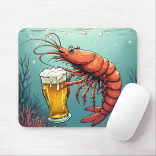 Garnele hält ein Glas Bier Mousepad