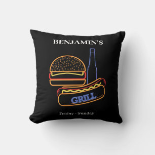Garten Grill mit Burgern Hot Dogs Bier Kissen