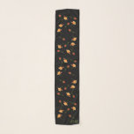 "Garten-Party-" Rosenlanges Schal<br><div class="desc">" Garten-Party" hat schöne Rosen auf einem schwarzen Hintergrund mit optionalen Empfängerinitialen in der Ecke.

Zusammenpassende Tasche bei https://www.zazzle.com/z/l2x32?rf=238126934954044669</div>