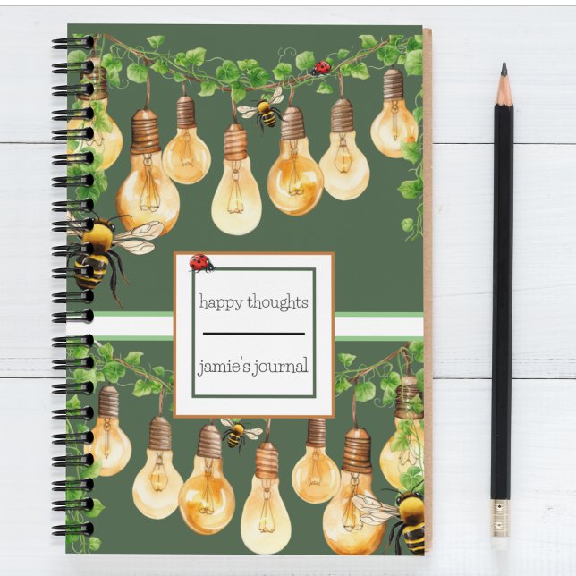 Gartensaitenleuchten mit Bienen. Ladybug Notizblock (Garden themed customizable spiral notebook journal in green and gold with bees, ladybugs. )