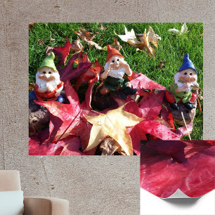Gartenzwerge im Garten fallen rote braune Blätter Poster