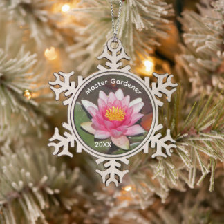 Gärtner-Meisterin Pinke Seerosen-Blüten-Feiertag Schneeflocken Zinn-Ornament