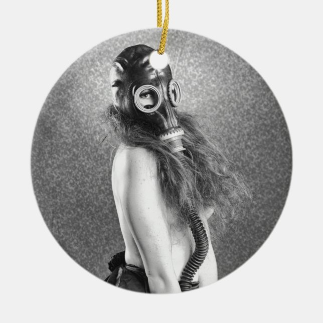 Gasmaske-Mädchen Keramikornament (Vorne)