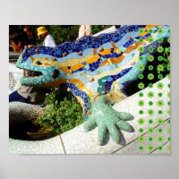 Gaudi Lizard Hand & Green Blume Poster