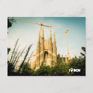 Gaudis Sagrada Familia mit Katalonienflagge Postkarte