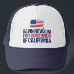 Gavin Newsom für die Wahl zum Gouverneur von Kalif Truckerkappe<br><div class="desc">Stimmen Sie für die Wiederwahl des Demokraten Gavin Newsom als Gouverneur von Kalifornien bei den Zwischenwahlen 2022. Demokratisches Party Amerikanischer Flaggenhut für einen Kalifornier.</div>