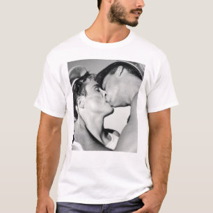 GAY MALE KISS T - Shirt