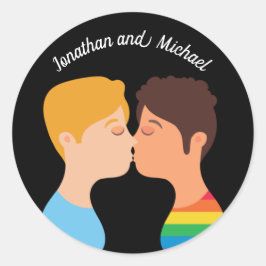 Gay Men Couple Kiss Custom LGBTQ Prix Monogramm Runder Aufkleber