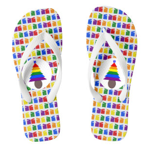 Gay Men Rainbow Christmas Tree und Presents Flip Flops