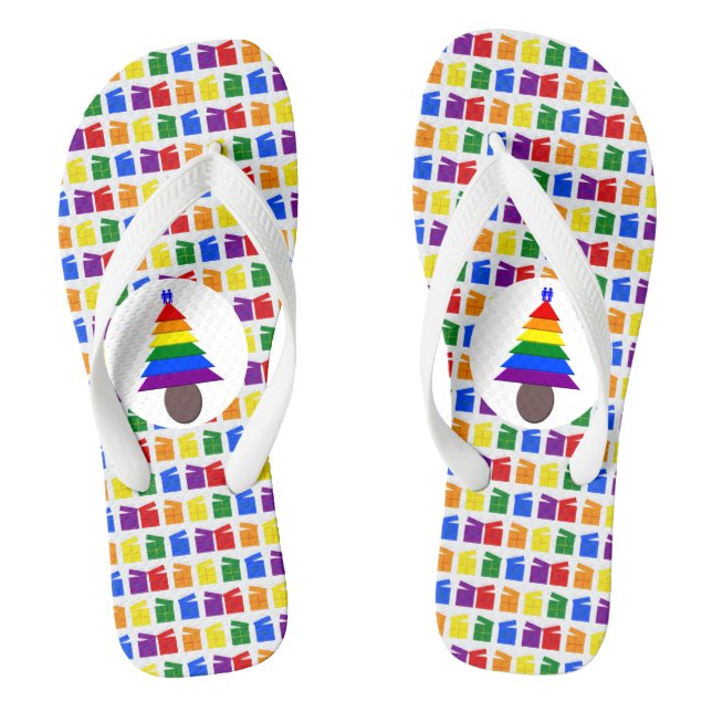 Gay Men Rainbow Christmas Tree und Presents Flip Flops (Fußbett)