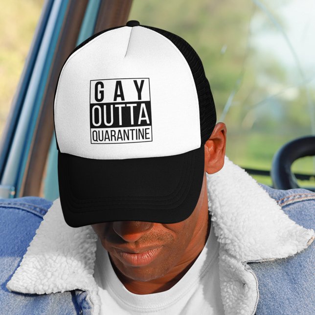 Gay Outta Quarantine | Funny Prix Zitat Truckerkappe (Von Creator hochgeladen)