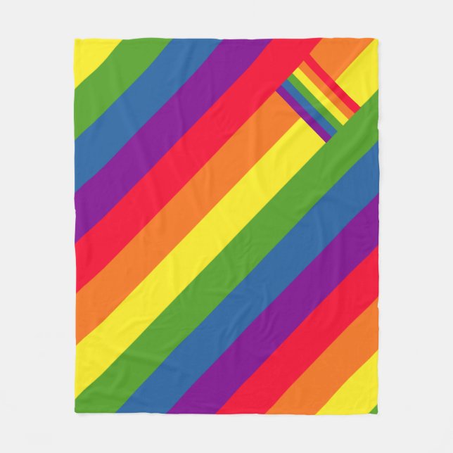 Gay Pride mit farbenfroher Regenbogenflagge Fleecedecke (Vorderseite)