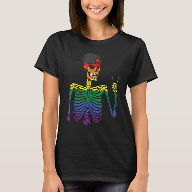 Gay Pride Rocker Skeleton Rainbow Flag Lgbtq Rock  T-Shirt (Vorderseite)