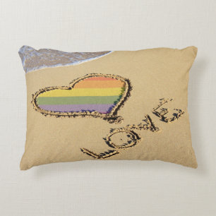 Gay Rainbow Liebe Herz in Sand Dekokissen