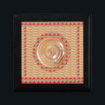 GAYATRI Beschwörungsformel n OmMantra Symbol Erinnerungskiste<br><div class="desc">GAYATRI Beschwörungsformel n OmMantra Symbol prägeartiges GOLD</div>