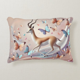 Gazelle und Schmetterlinge Fantasy-Kunst Dekokissen
