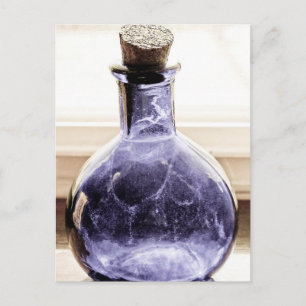 Gealterte blaue Flasche Postkarte