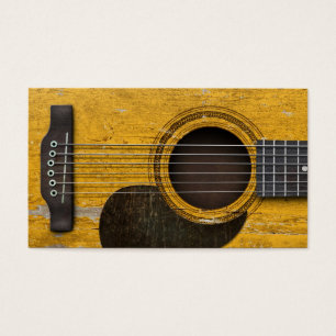 Gealterte und getragene alte Akustikgitarre mit