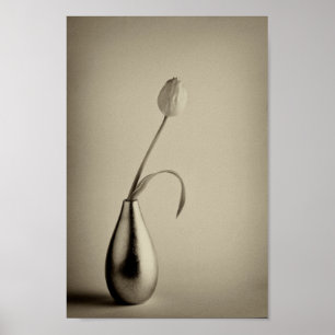 Gealterter Sepia tonte Tulpe im Vase Poster
