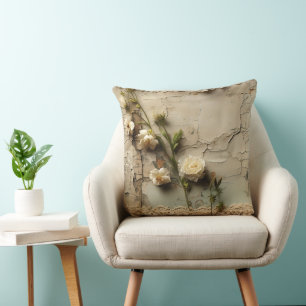 Gealtertes Papier mit weißem rustikalen Blumenmoti Kissen