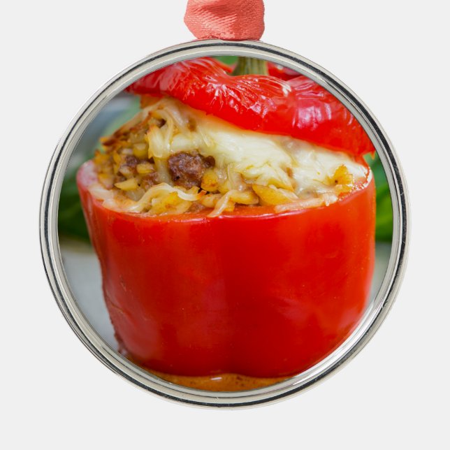 Gebackene Paprikaschoten mit Fleischsoße und Käse Ornament Aus Metall (Vorne)