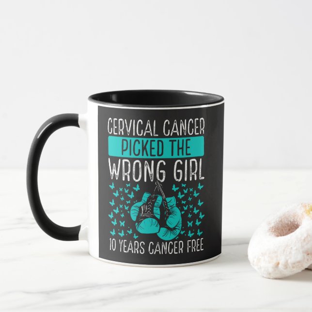 Gebärmutterhalskrebs hat das falsche Mädchen ausge Tasse (Mit Donut)